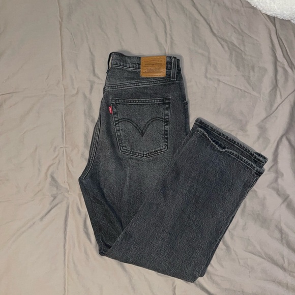 Levi’s Ribcage Straight - Picture 1 of 3